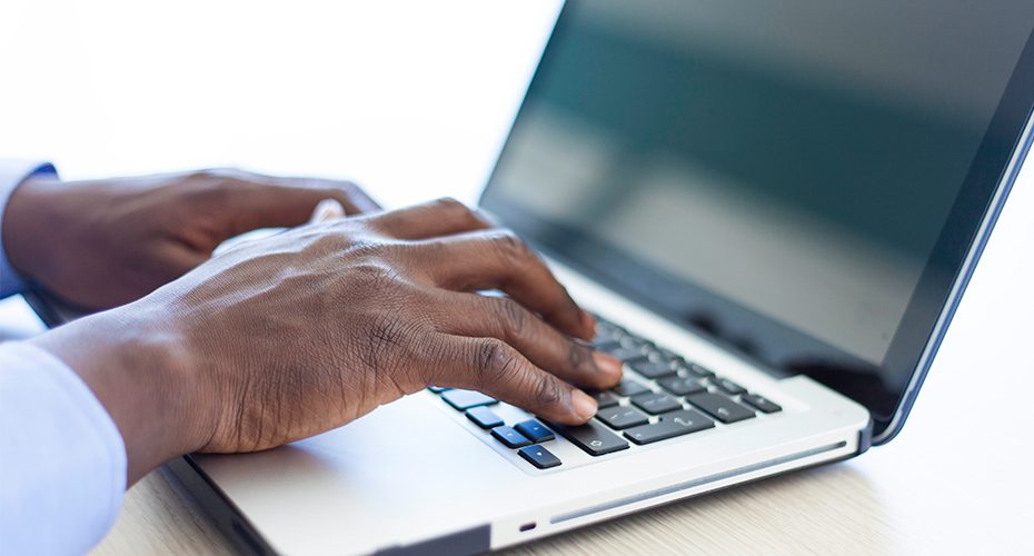 student looking for accredited online degree programs