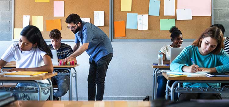 high school teacher helps student
