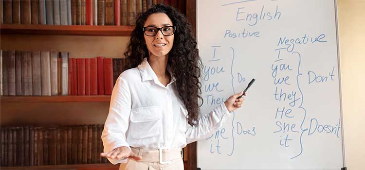 new york esl teacher leads english class for adult learners
